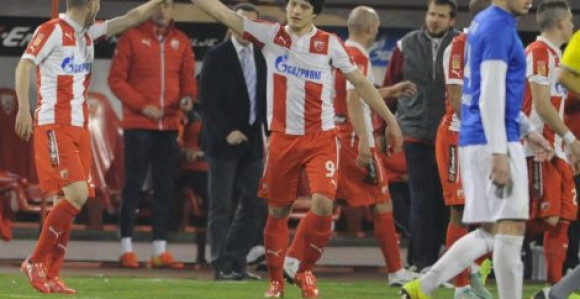Analiza: Treba li Zvezda da kupuje napadača?