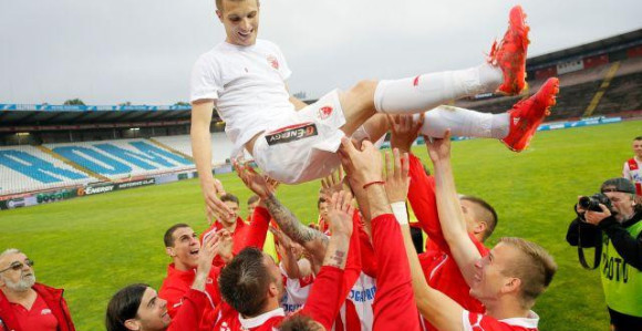 Video: Lazović u suzama ode iz Zvezde!