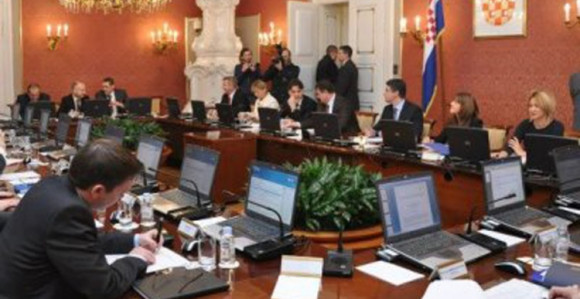 Hrvatska vlada za izmjene Zakona o upotrebi ćirilice
