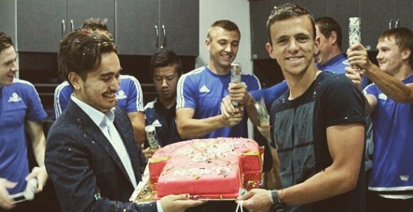 Kakav doček za Nemanju Maksimovića! Svaka čast!