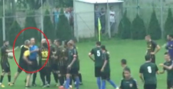 Video: Rumunski trener nokautirao fudbalskog sudiju!