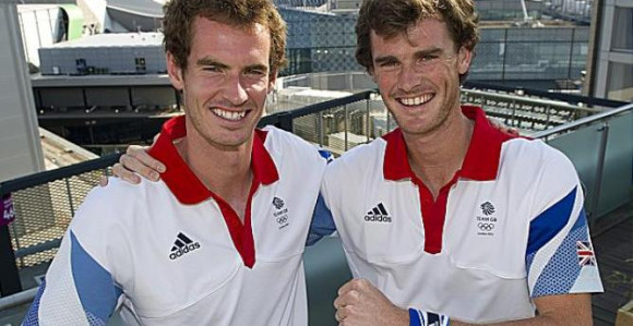 A što Endi ne voli da gleda brata Džejmija?!