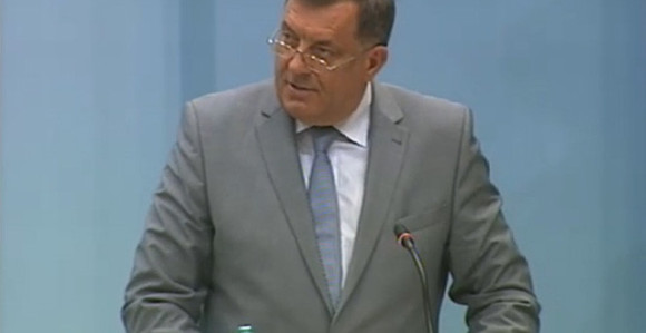 Dodik ne zna za sankcije EU   