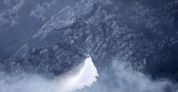 Vatra u Trebinju odbijena od kuća