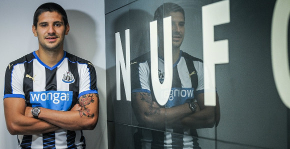 Mitrović u Njukaslu - ''Aleksandar Veliki''!