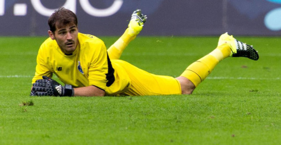 Видео: Врло лош деби Касиљаса на голу Порта!