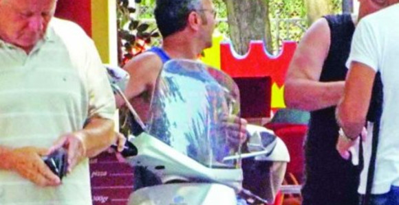 Dejo Savićević vespom obilazi primorje