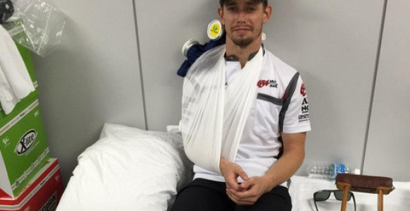 Video: Bivši Moto GP šampion se vratio iz penzije i odmah se izlomio!