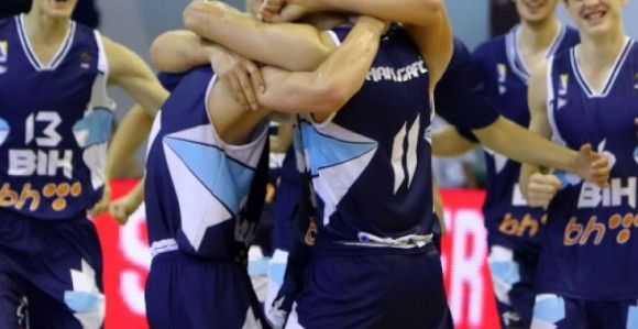 EP - video: Mladi ''Zmajevi'' u polufinalu Eurobasketa!