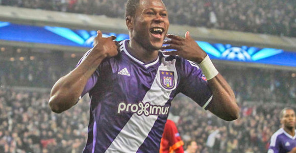 Феномен: Нови штопер Њукасла има 4 рођендана!