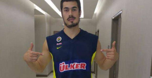 Kalinić pozirao u Fenerbahčeovoj opremi!