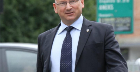 Zubac smijenjen, Knežević na čelu SIPA