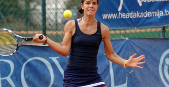 Tunis: Bijeljinka, Jelena Simić, drugi turnir zaredom u 1/2-finalu!