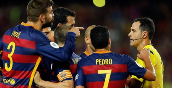 Video: Sudija pogrešio, a Pikeu 12 mečeva suspenzije?!