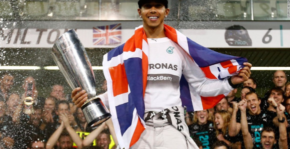 Hamilton: Rano je da maštam o tituli!