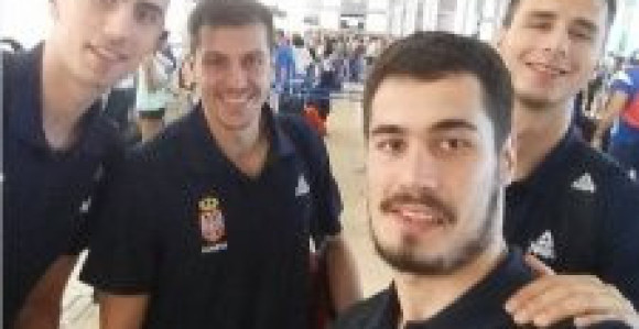 Zajedno! Kako se srpski košarkaši potpisuju na internetu? "Grobaricigani"!