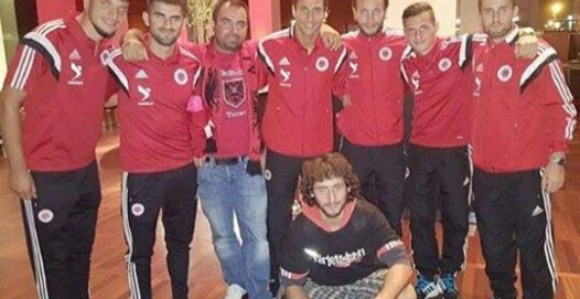 Albanci se slikali sa čovjekom koji je upravljao dronom!