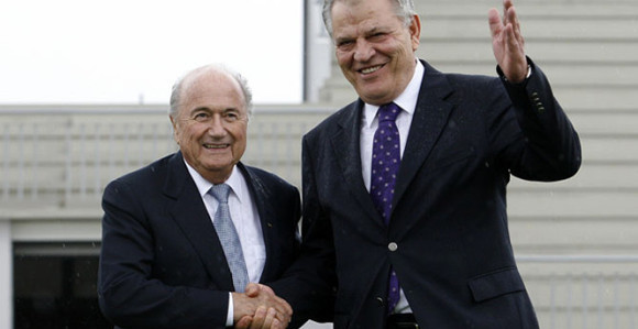 Karadžić: Odluka o Kosovu u UEFA-i ne prije juna 2016.!