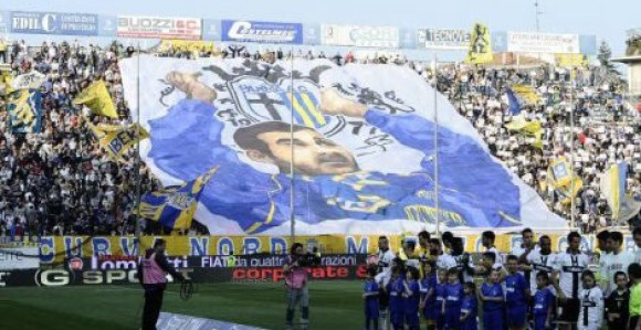 Nevjerovatno - Četvrtoligaša gleda 12.000 navijača!