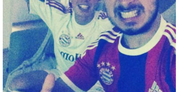 Skandal u Šalkeu: Fudbaleri slavili u dresovima Bajerna?!