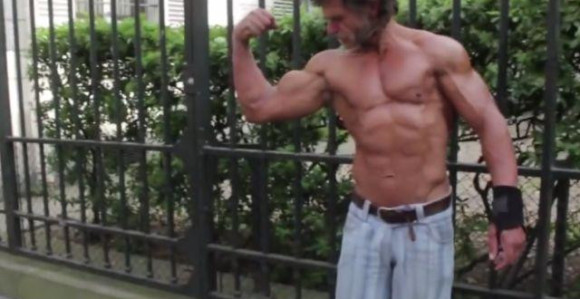 Definitivno najzgodniji beskućnik na svijetu