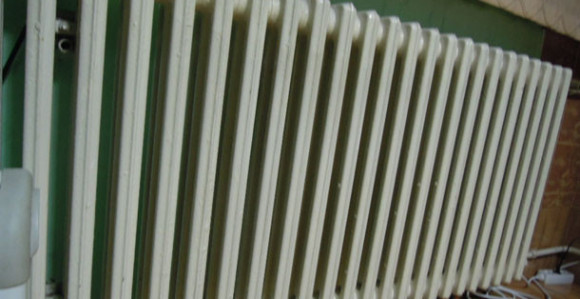 Plaćaju Toplanu, a griju se na rernu!