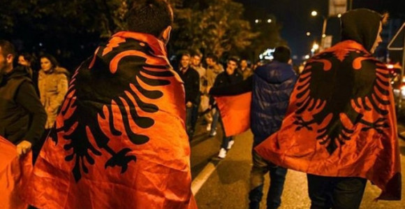 Полиција тражи одговорне у Прешеву и Бујановцу због: "Убиј Србина"!