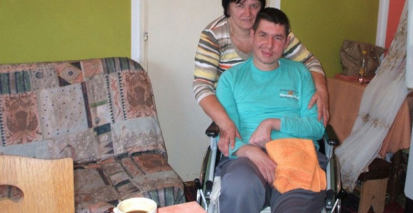 Mladiću iz Zvornika potrebna pomoć