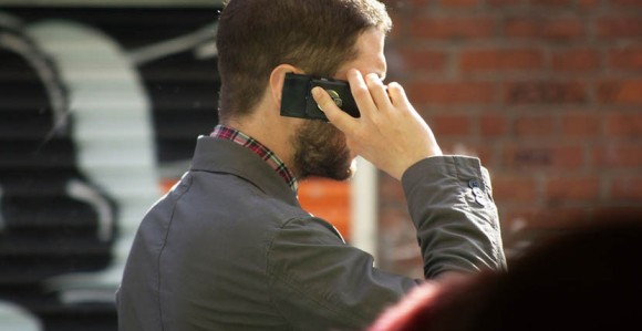 Mobilni telefon oštećuje kičmu