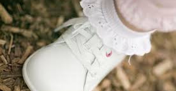 Bez cipelica dok beba ne prohoda