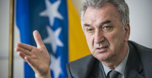 "Priča o izdajnicima kao alibi za loš rad"