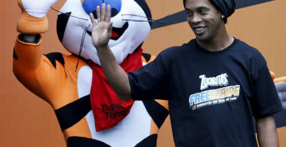 Ronaldinjo: Ne pada mi na pamet da idem u penziju!