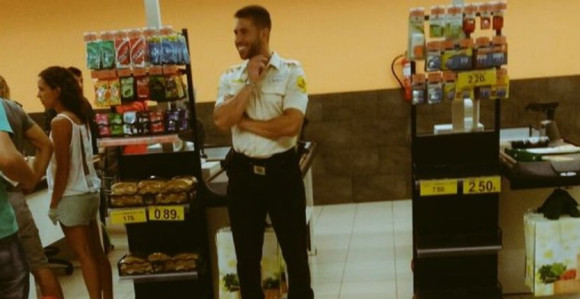 Serhio Ramos obezbjeđenje u supermarketu?!