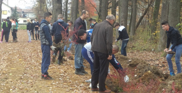 Učenici obnavljaju Gradski park 