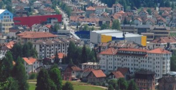 Nakon tuče pregazio dvojicu pješaka