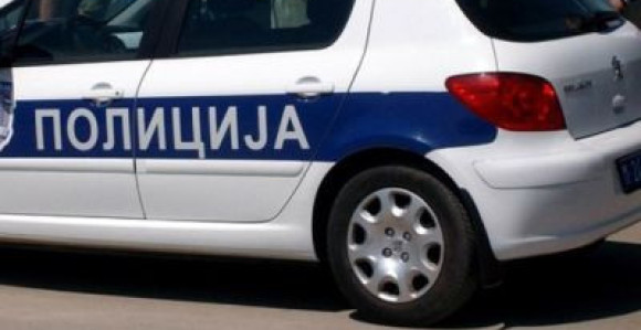 Zarobio dvadesetdvogodišnjaka i prijetio mu oružjem