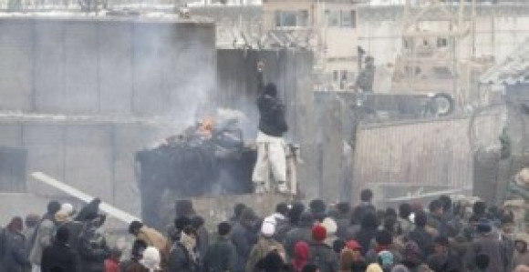 Demonstranti u centru Kabula - "Smrt Americi!"