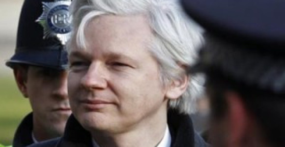 Ekvador "pušta" Asanža Britancima