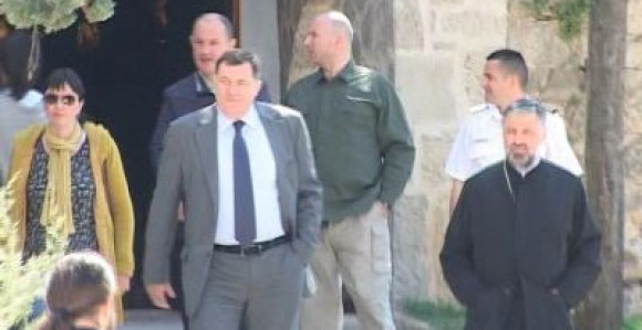 Dodik i Grigorije opet napali novinara (VIDEO)
