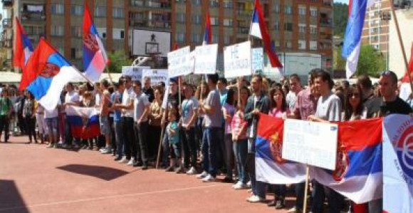 Protest studenata u Kosovskoj Mitrovici zbog briselskog sporazuma