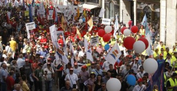 Na sindikalnom protestu u Zagrebu okupilo se 20.000 ljudi