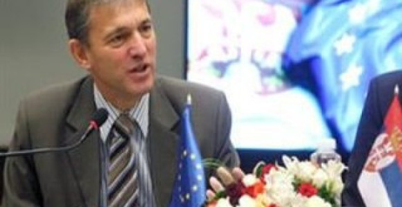 Dežer: Ako dođe do zastoja, da se uključe Dačić i Tači