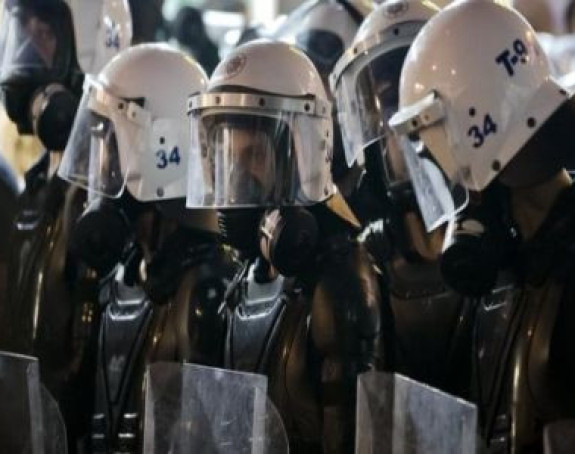 Опет протест и окршај са полицијом 