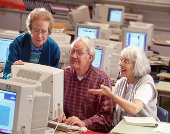 Stogodišnjaci i dalje aktivno rade