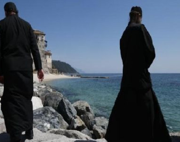 Monasi napali sudske izvršioce