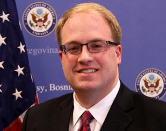 Vašington će nastaviti da podržava Beograd