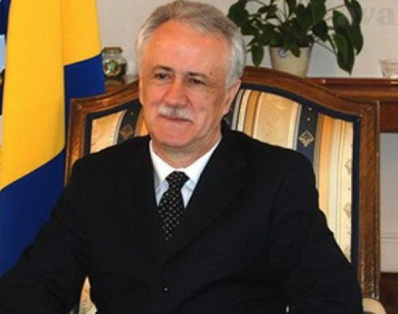 Kebo traži da građani ne idu u “tuđe ratove”