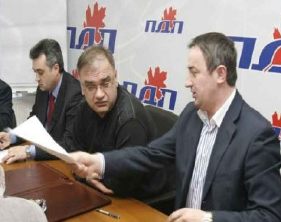 PDP: Vlast rastjerala investitore