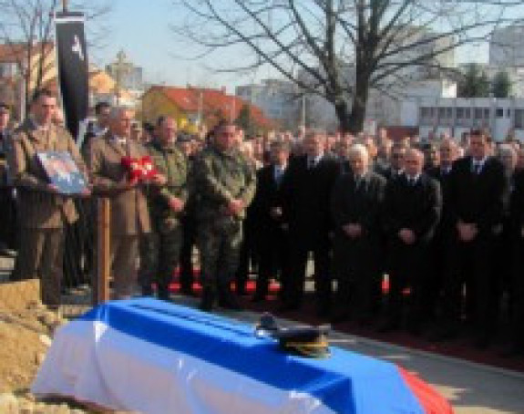 General Simić sahranjen uz najviše vojne počasti