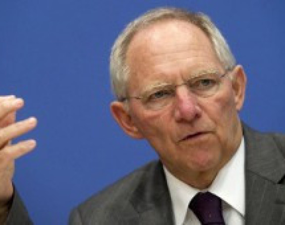 Шојбле се неће повући са функције министра